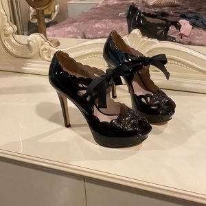 Joan & David pumps